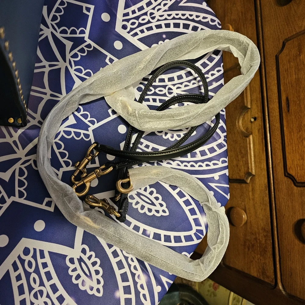 COACH ROGUE WITH RIVETS NEW - Picture 8 of 9